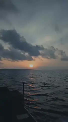 Tapi bagaimana jika ini adalah yang terbaik untuk mu?  #sunset #beach #trendingvideo 