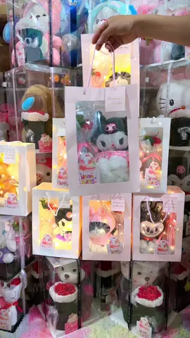 Túi quà tặng gấu bông có hoa đèn thiệp gấu lung linh đáng yêu TikTok đang giảm giá nhé #quatangnguoiyeu #quatangbangai #quatangvalentine #quatang #xuhuong #viral #hottren #gaubonggiasidongxoai93 