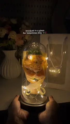 imagine, receiving this from someone you loved 🥀✨ #ValentinesDay #valentinesdaygift #valentinesdaygiftideas #giftideas #fyp #foryou #bouquetinaglass #bouquet 