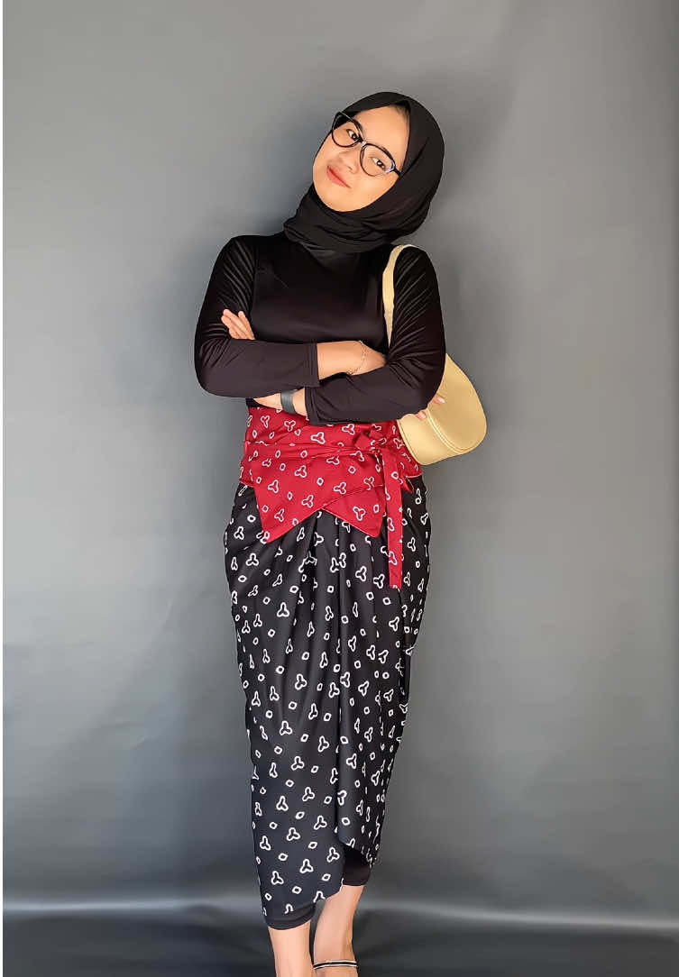 Rekomendasi outfit pake rok lilit cantik banget💗                                     #ootdhijab #ootdroklilit #outfitkondangan #ootdhariraya 