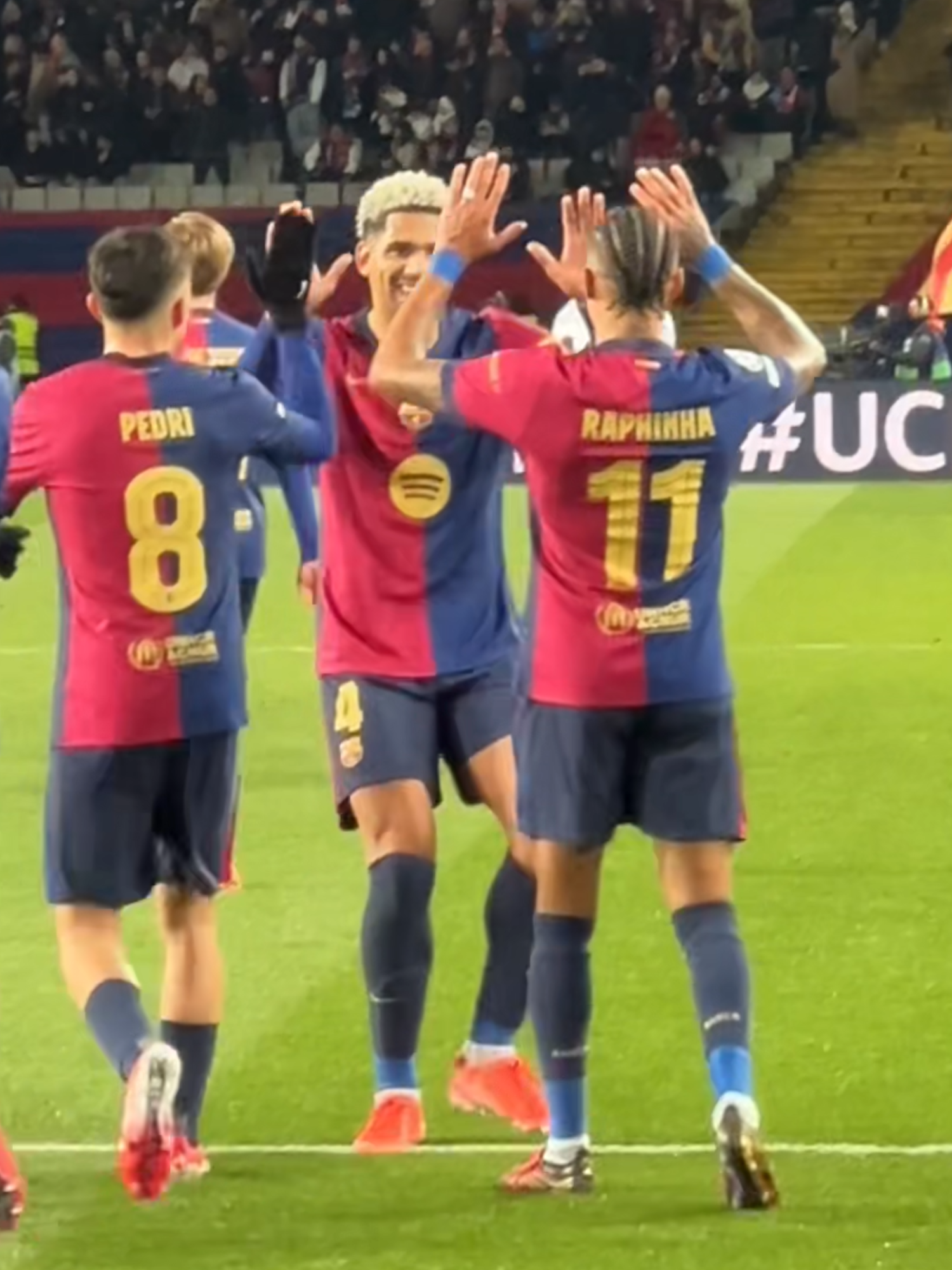 A very important goal for#Araujo 🦍🇺🇾 #fcbarcelona #barçaontiktok #barcelona #championsleague #Champions #ucl