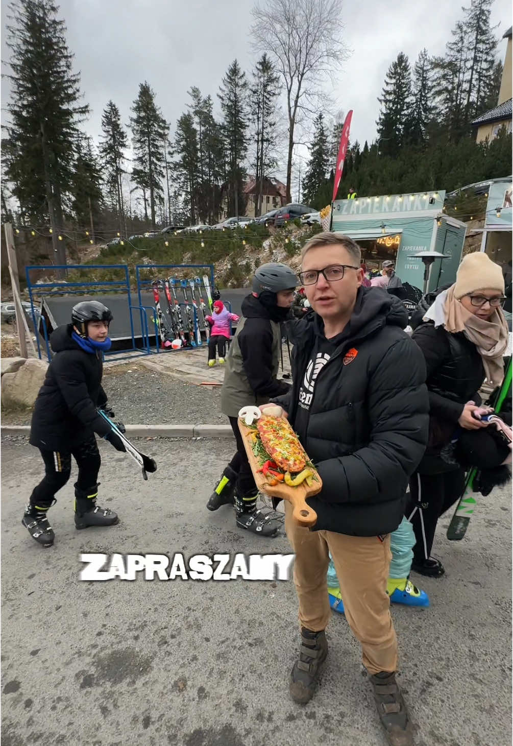 Wpadnij do nas ♥️ #kowary #karpacz  #narty  #polska  #winterpol  #zapiekanka  #streetfood  #karkonoskazapiekana 