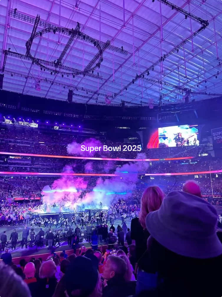 #aesthetic #pinterest #fyp #foryoupage #goviral #repost #fashion #moodboard #SuperBowl #superbowl2025 #szaandkendricklamar #sza #kensricklamar #halftimeshow #halftimeshow2025 