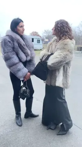 Video series 114 #berlin #berlinstyle #berlinfashion #howyoumode #OOTD  #outfitinspiration #StreetStyle #StreetFashion #germany 