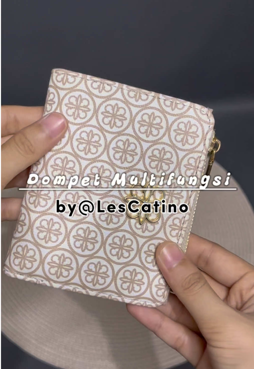 pantes aja selalu sold out karena emang secakep ini tolongg🫵❤️‍🔥 #dompet #dompetwanita #dompetlipat #dompetaesthetic #lescatino 