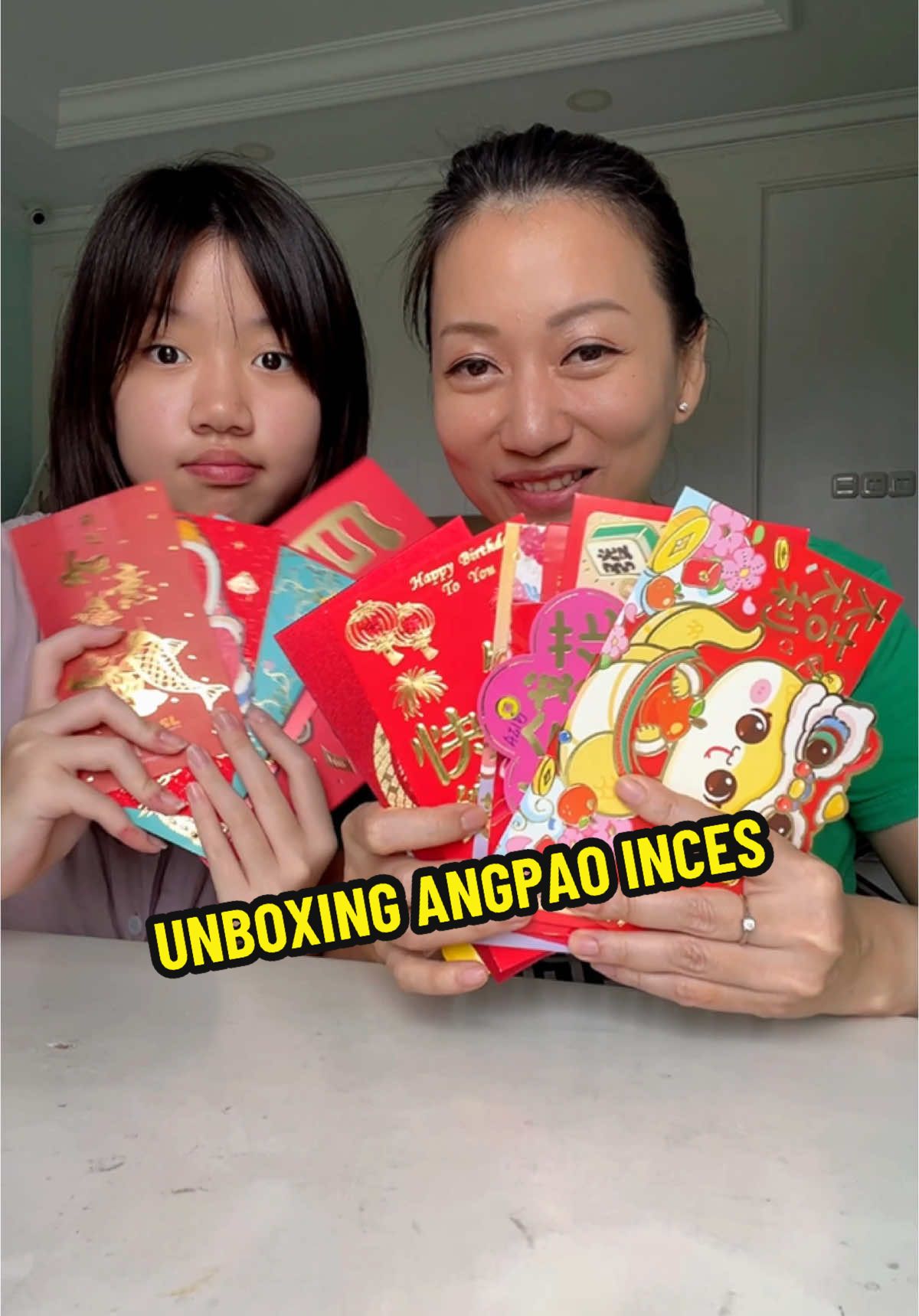 Replying to @ᝰ꯭ׁ🌾ella ⊱𐬹𑂺 ๋ׅ UNBOXING ANGAPO INCESS .. KIRA2 DAPET BERAPA YA? #nanakoot #aizcharlize 