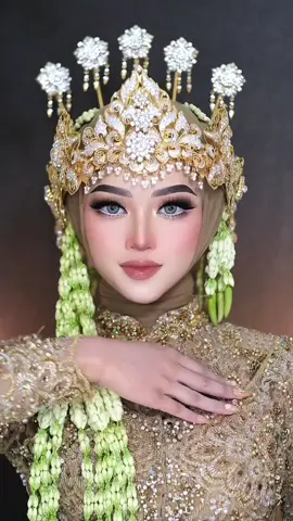 VIP Makeup Class✨ #privatemakeup #classmakeup #periaspengantin #periaspengantinindonesia #muahits #muaviral #muarecommended #beforeandafter #transisimakeup #dewilestari_makeupartist 