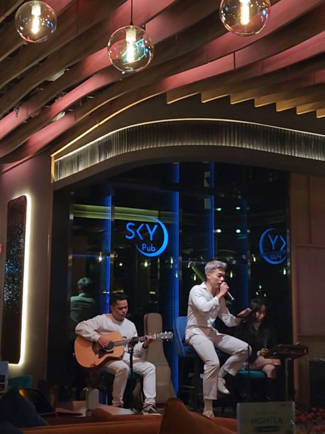 Sky pub về đêm #xh #yfp #tetbinhan #pub #halong #halongpub #club 