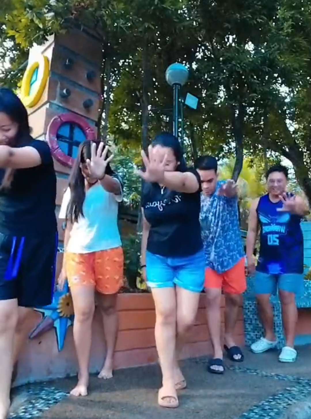 #trendingtiktok #trendingnow #easytiktokdance #tiktok2025 