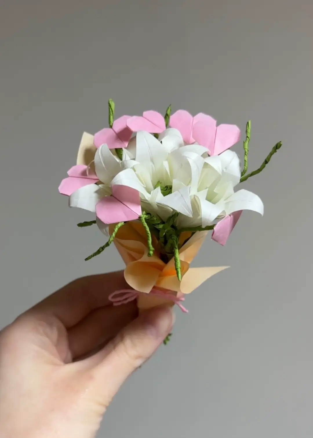 valentines day origami bouquets  #origami #origamiflower #origamibouquet #paperflowers #paperflowerbouquet #origamilily 