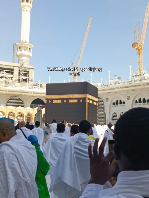 🕊️.  #makkah #baitullah #umrah #arab #quotesislami #muhasabahdiri #moots? #fyp #xyzcba #4upage #4you 