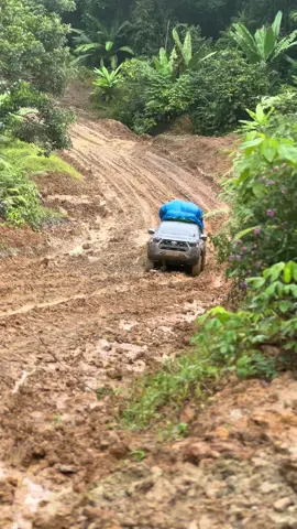 Info pawang hujan 🤣                  #kalimantantimur                         #transmahulu                               #hilux4x4                                       #triton                                             #nyaribungan 