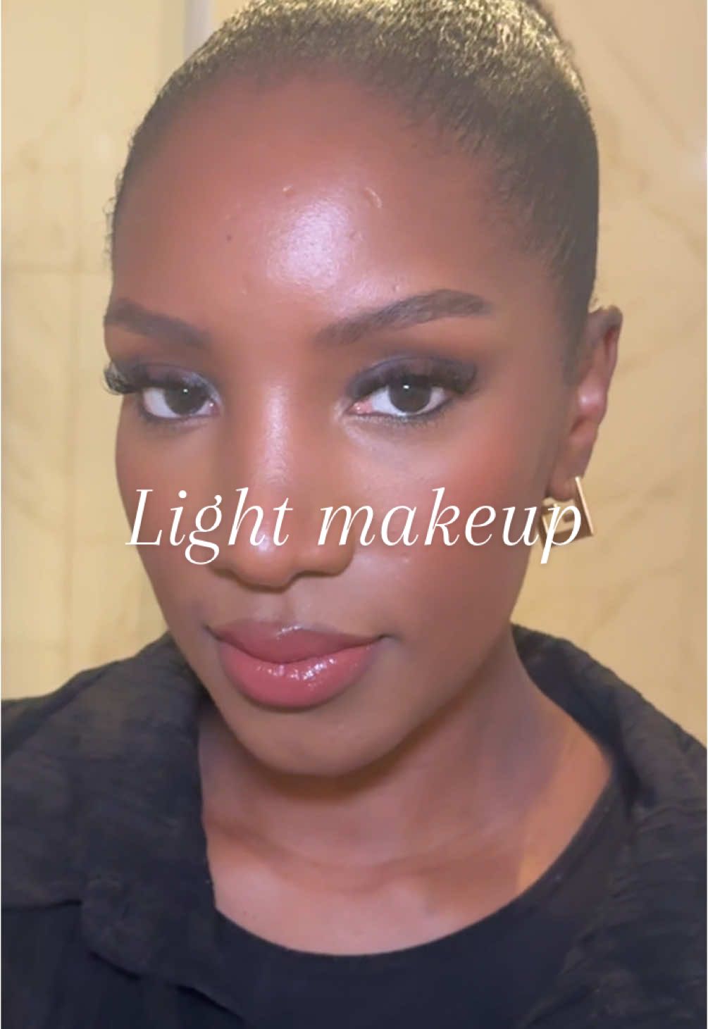 Light date night makeup look ✨💁🏽‍♀️ #blackgirlmakeup #hack #softglam #datenight #datenightmakeup #lightmakeup #simplemakeup
