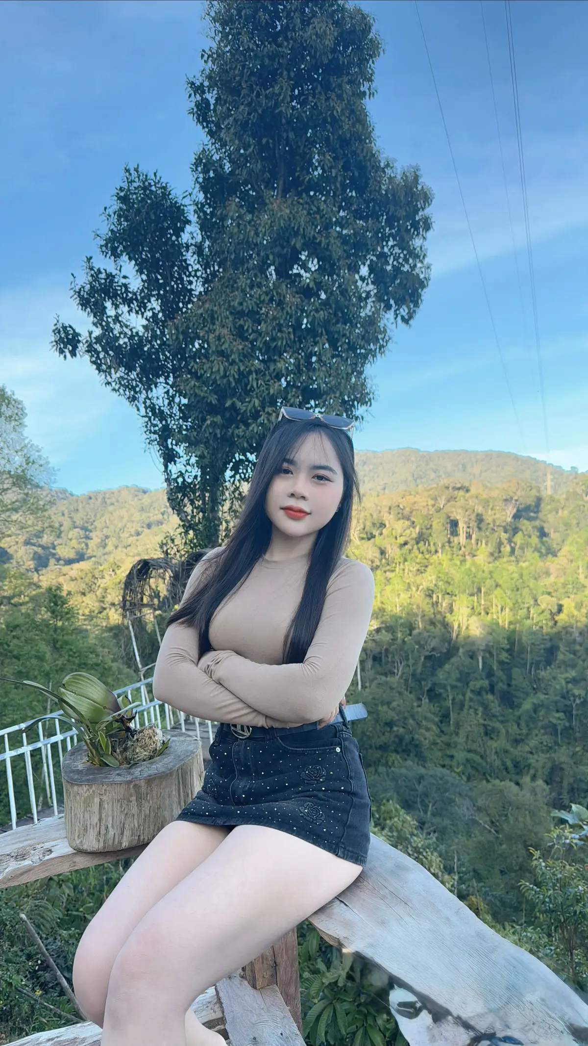 Đến cả em còn vay mượn bình yên của thế gian để chấp vá vào cuộc đời mình, thì làm sao mà dám bên ai . #fyp 