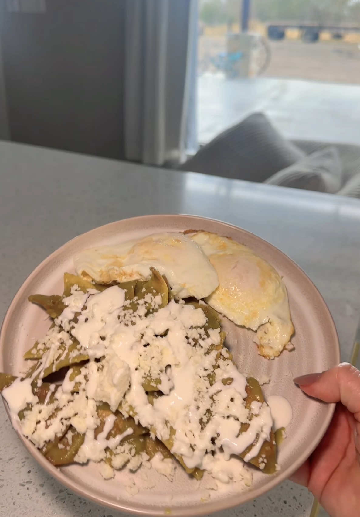 First time making Chilaquiles verdes 😋 #chilaquiles #chilaquilesverdes #breakfast 