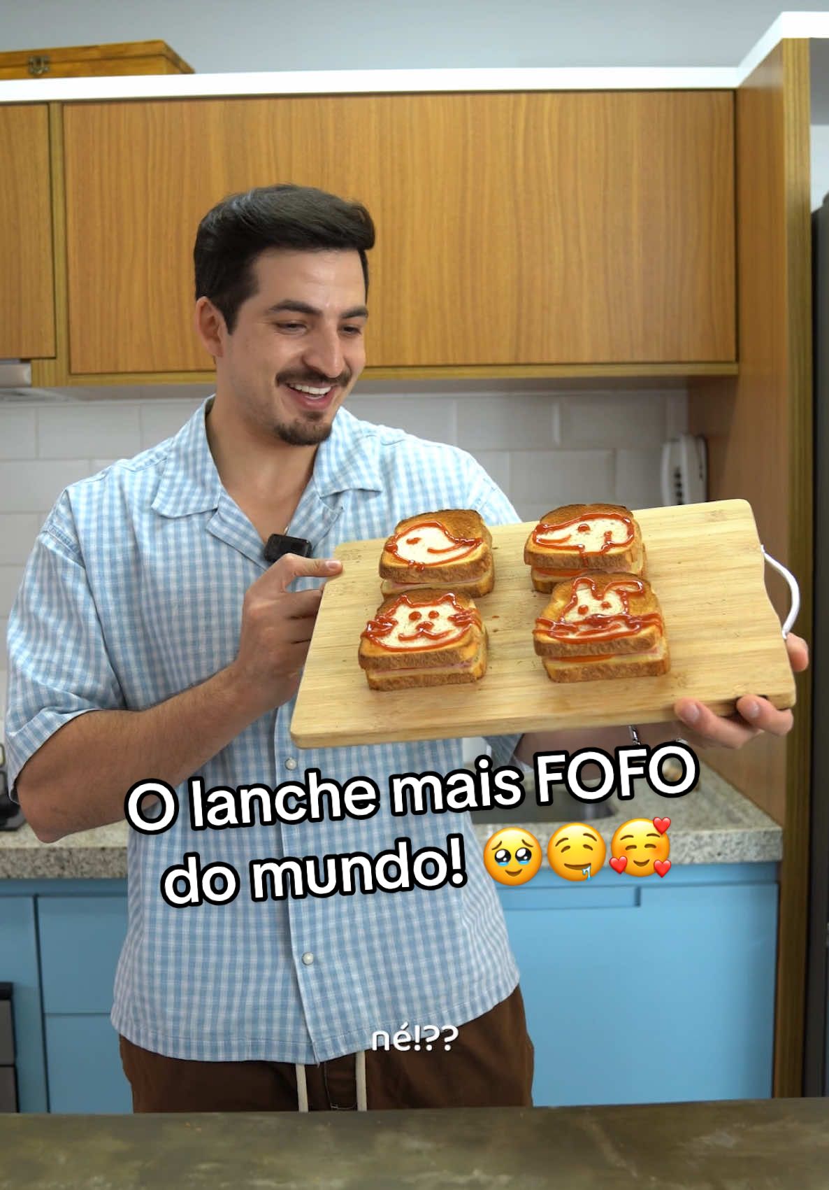 O lanche mais FOFO & gostoso do mundo! 🥰🥹🤤 Mamães e papais já estão esgotados de ideias e de energia para cozinhar e preparar o lanche da criançada?! SEUS PROBLEMAS ACABARAM 😆 HAHA Cheguei trazendo um pão de forma macio e gostoso com o Osito Bimbo, mascote da @Pullman ou @Plusvita , dependendo da sua região. Chama a criançada pra cozinha e bora fazer fofura deliciosa juntos?! 🥹❤️  #pubIi  #receitinha #receitaviral #comida #lanche 