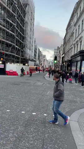 من افضل السفرات التى تكون برفقه ابنائك #لندن🇬🇧 فالطروف احياناً تخدمك واحياناً اخرى تخذلك #كفانا الله واياكم شر الخذلان#