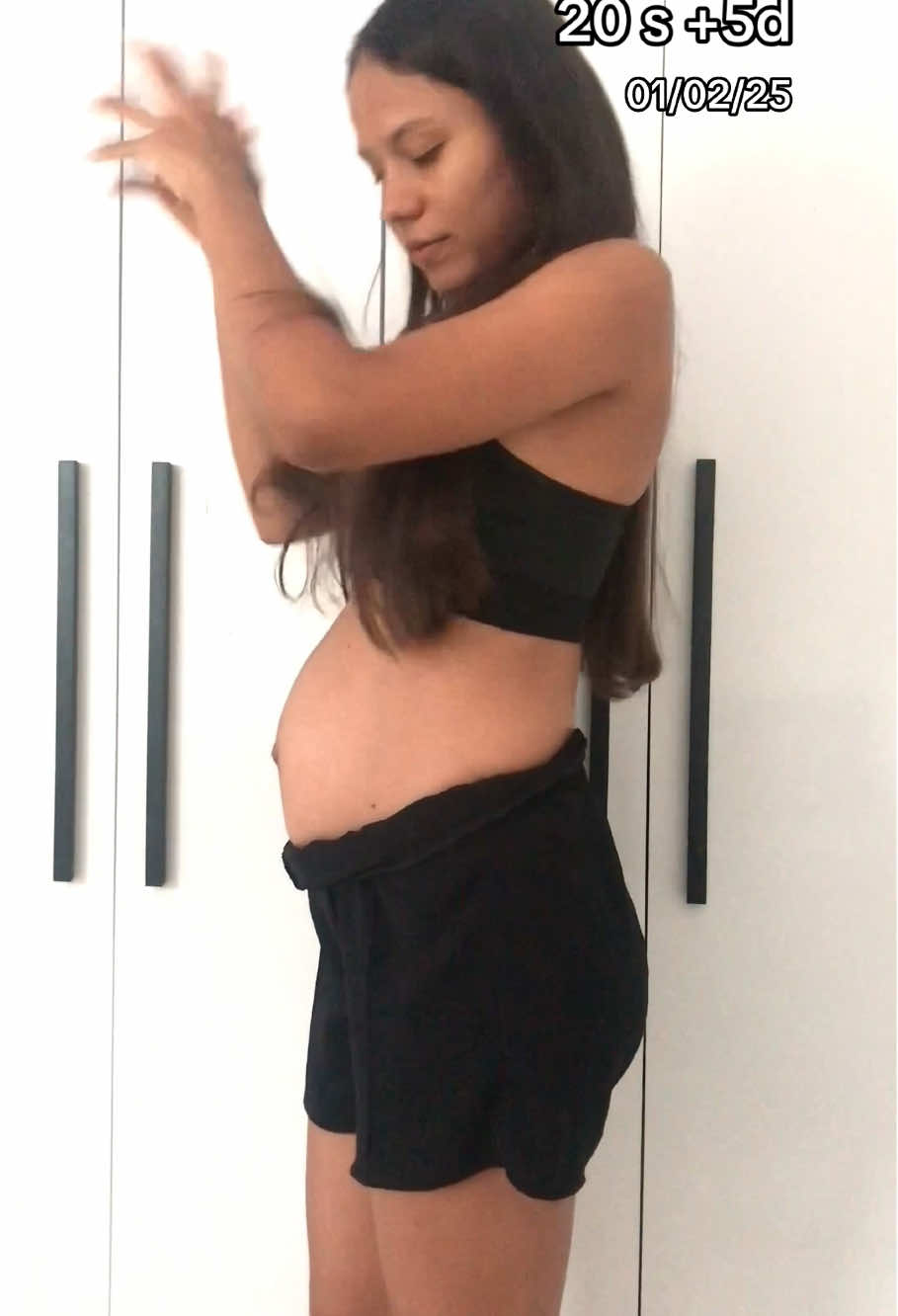 Eu sou alta tenho 1,70m de altura e sempre fui muito magra. Não engordei nem emagreci até agora, a bunda que ja não tinha sumiu de vez kkkk mas estou amando gerar meu menino José ❤️🥹                                #gravidasnotiktok #gravida #baby #mamae #gestante #gestacao #fyyyyyyyyyyyyyyyyyyy #20semanasdegestação 