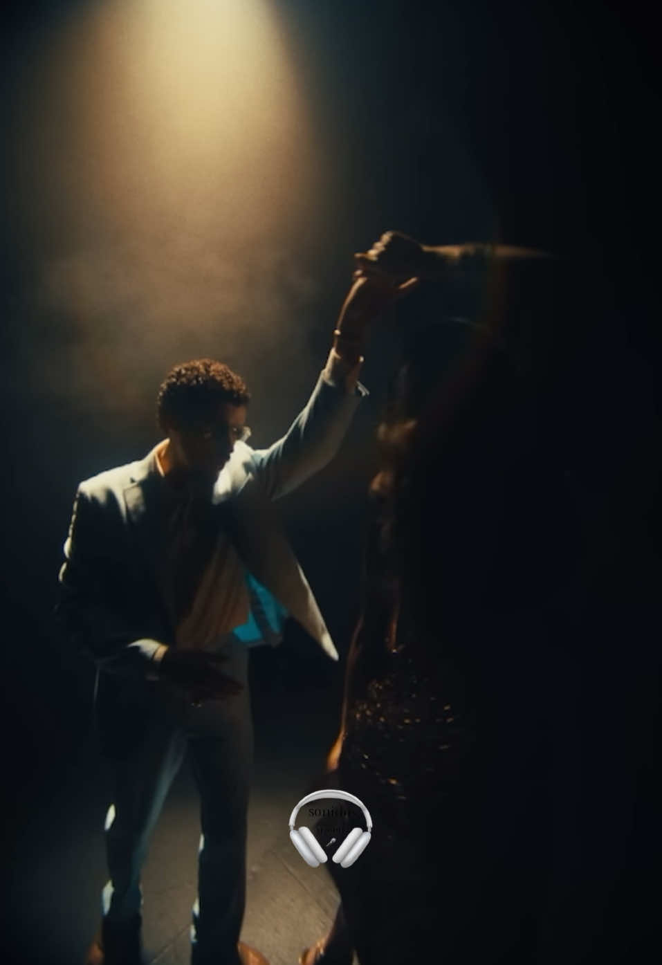 BAILE INOLVIDABLE - BAD BUNNY @Bad Bunny #badbunny #badbunnypr #baileinolvidable #salsa #musica #sonido #song #canciones #lyrics_songs #lyrics #letras 