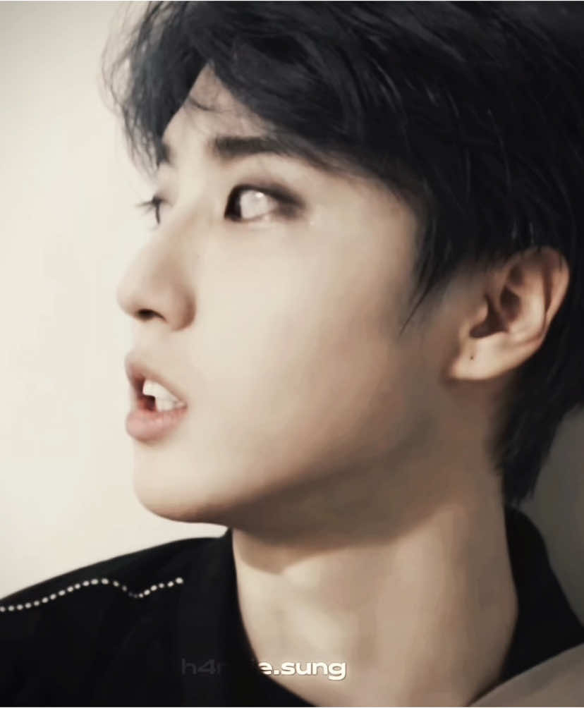 bluesung in the recent skz talker is so fine 🙏🏼 #straykids #straykidsstay #skz #skzstay #kpop #kpopfyp #fyppp #fyp #straykidsedit #han #hanjisung #hanjisungedit #hanedit #dontletthisflop #skzstay #fyp #hanedits #hanjisungedits #dontletthisflop #fyp 