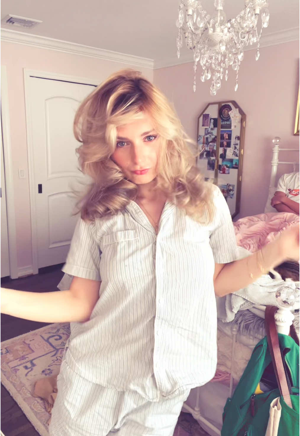 Mornings with big hair & queen Lana ❤️