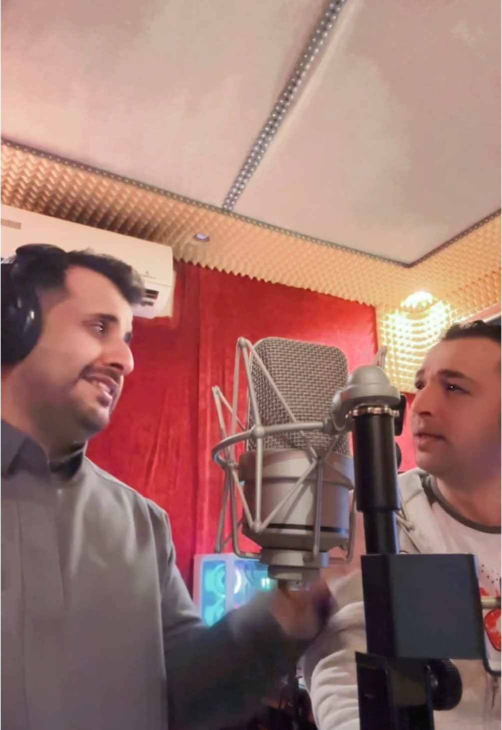 #فهد_بن_جازع شوية دندنه مع العمده😂😂👏🏻@عماد الجندي 