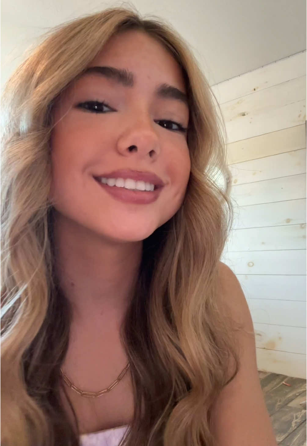 This top>>> @Beginning Boutique USA #fyp #foryoupage #blowthiup #viral #audiogirl #sounds #audios #soundstouse #audiostouse #hairstyle #top #Summer #summertops #makeup #MakeupRoutine #outfitinspo