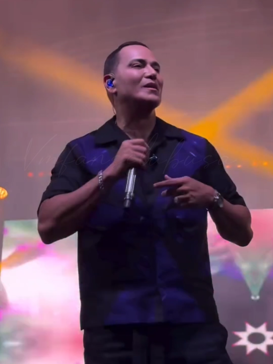 🎙✨️Asi es La Mujer🎵💃 Víctor Manuelle en Las Fiestas Patronales de Mayaguez Puerto Rico 2025 @victormanuelle  . . . #Elsonerodelajuventud #victormanuelle #asieslamujer #puertorico #vmfansclubusa  #TeamVictorManuelle #Retromantico #vm32  #fiestaspatronalesdemayaguez #mayaguez