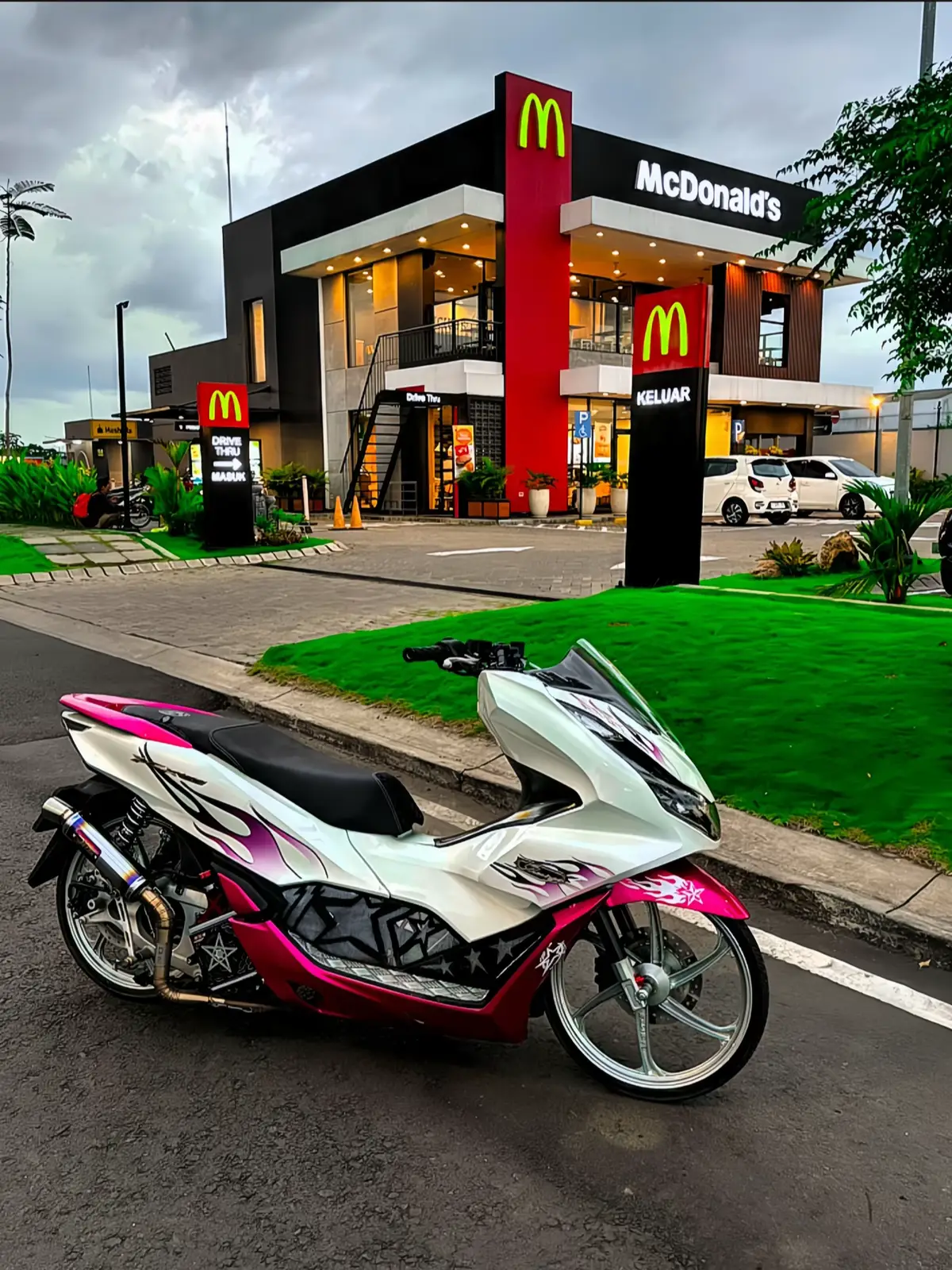 #pcx160 #pcx #pcx150ล้อ17แต่งสวย #pcx2021 #pcxแต่งสวย #pcxindonesia #pcxmodifikasi #pcx2023 #ogahjinjit #ring17style #ring17 #madurapride #thailand 
