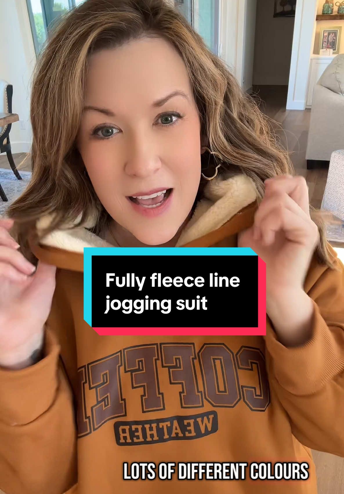 Fully fleece line jogging suit only $33 and free shipping! #coffee #winter #fashion #freeshipping #winterfashion #TikTokShopLoveAtFirstFind #trendy #tiktokshopjumpstartsale #spotlightfinds #MomsofTikTok 