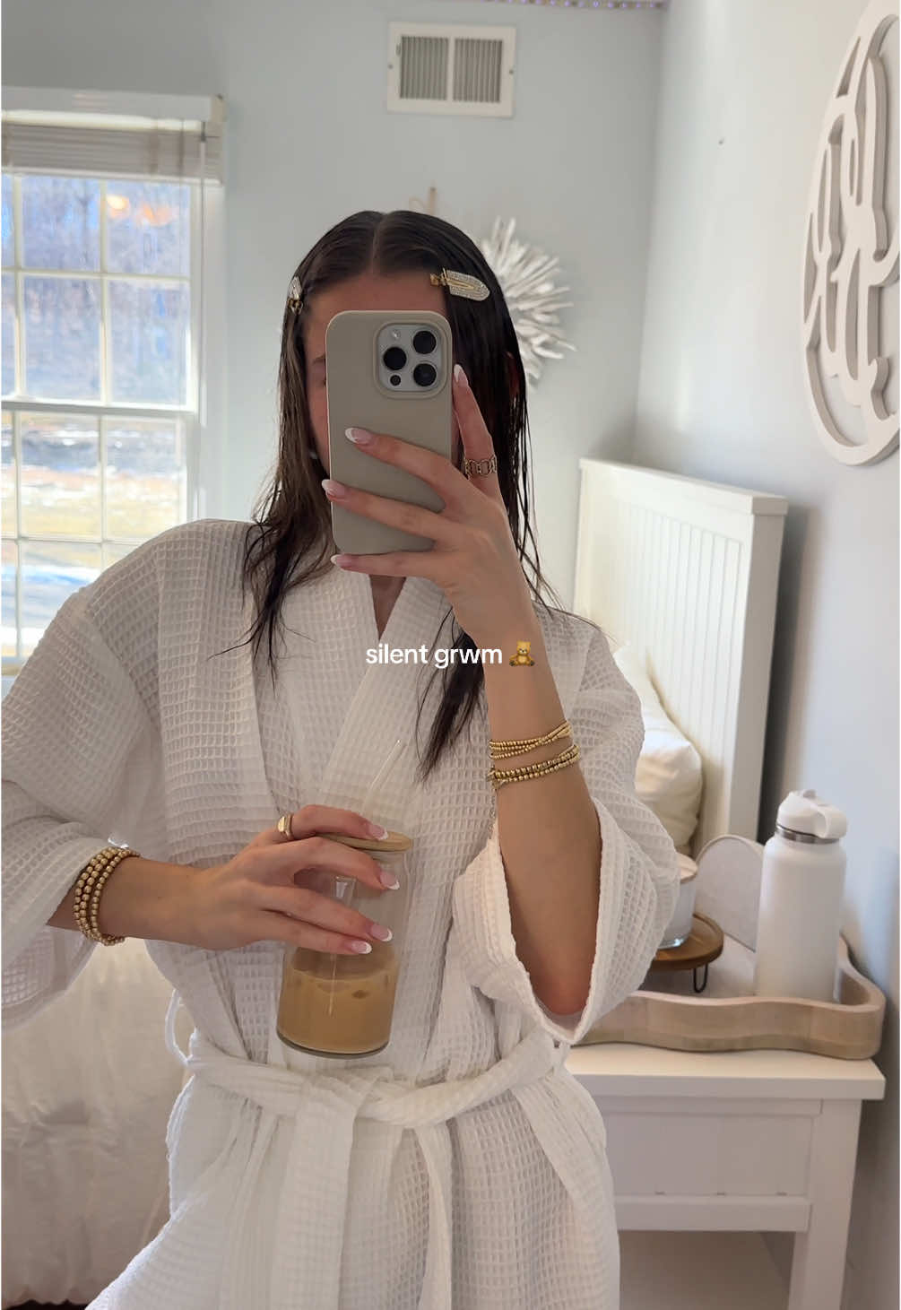 my skin has been so dry lately if anyone has some good moisturizer recs help a girl out🙏🏻🙏🏻 #grwm #skincareroutine #makeup #silentgrwm #asmr #asmrgrwm #skincare #makeup #getreadywithme 