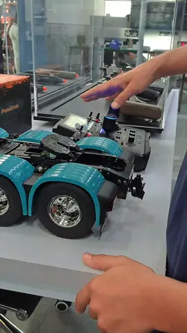 Ficamos muito felizes em entregar este Scania ao novo dono, temos todo cuidado na hora de te entrar o produto, uma série de cuidados são tomados para você aproveitar o máximo!!! #scaniatrucks #scaniav8 #Miniaturas #TAMIYABRASIL #Tamiya #caminhoneiroporpaixao🚛🇬🇧🌙😍👏 #caminhoneirosdobrasil 