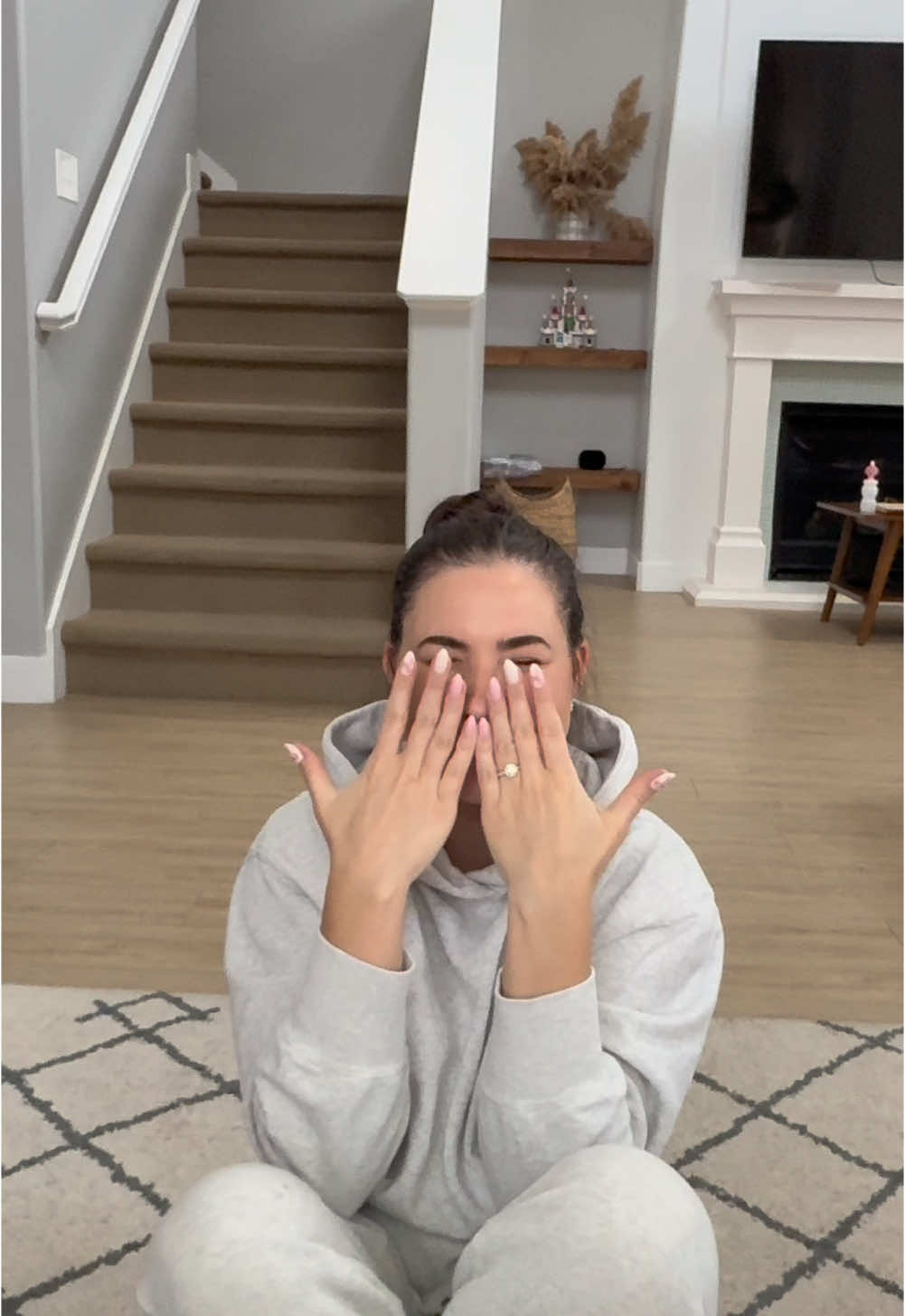 Literally the cutest nails for Valentine’s Day!! 🎀 obsessed with them! #pressonnails #domynailswithme #nailsoftiktok #nailsfromhome #nailday #valentinesnails #valentinesdaynails #nailsathome #nailscheck #newnails #pinknails #bownails 