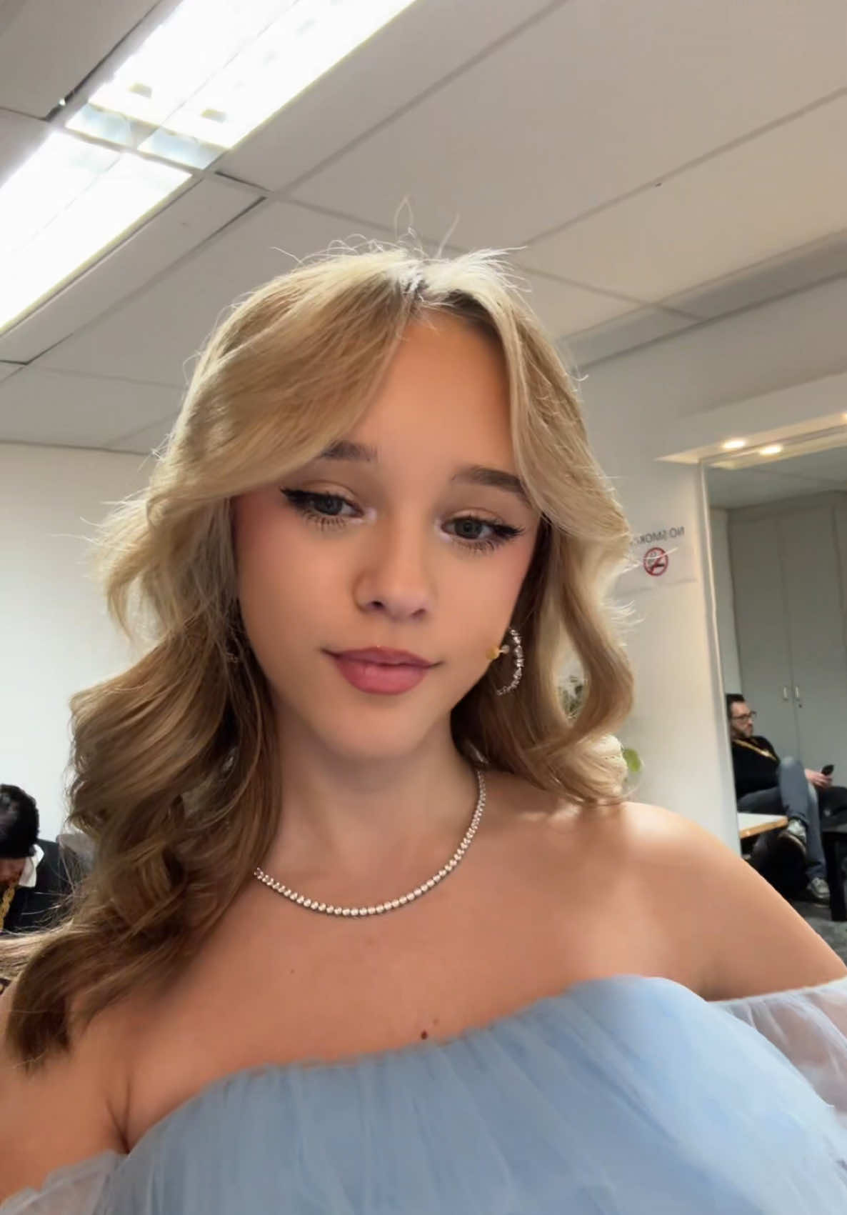 You lookin? #fy #foryou #fyp #foryoupage #fypage #viral #trend #trending #furdich #furdichseite #furdichpage #voorjou #voorjoupagina #voorjoupage #emmakok #blowthisup #blowthisuptiktok #andrerieu #andrerieuconcert #andrerieuandjohannstraussorchestra #youlookingdojacat #dojacat 
