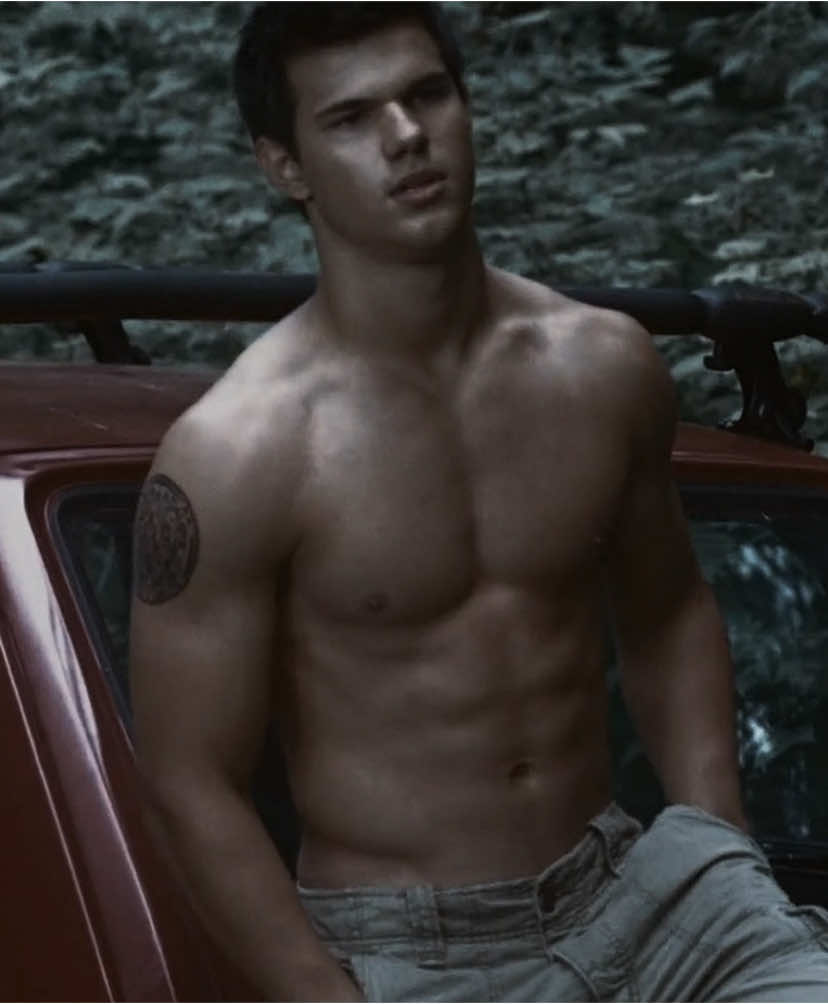jacob black. [fake everything]                                                          #foryoupage #aestheticedits #twilight #twilightsaga #twilightedit #jacobblack #jacobblackedit #taylorlautner 