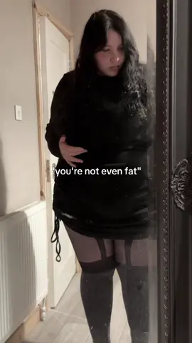 EDIT: OMG READ THE DESCRIPTION 😭🤣 like i'm not blind you're allowed to say it it's not an offensive term i know damn well i'm fat there's no need to try lie about it to make me feel better? #fat #plussize #curvy #fitcheck 