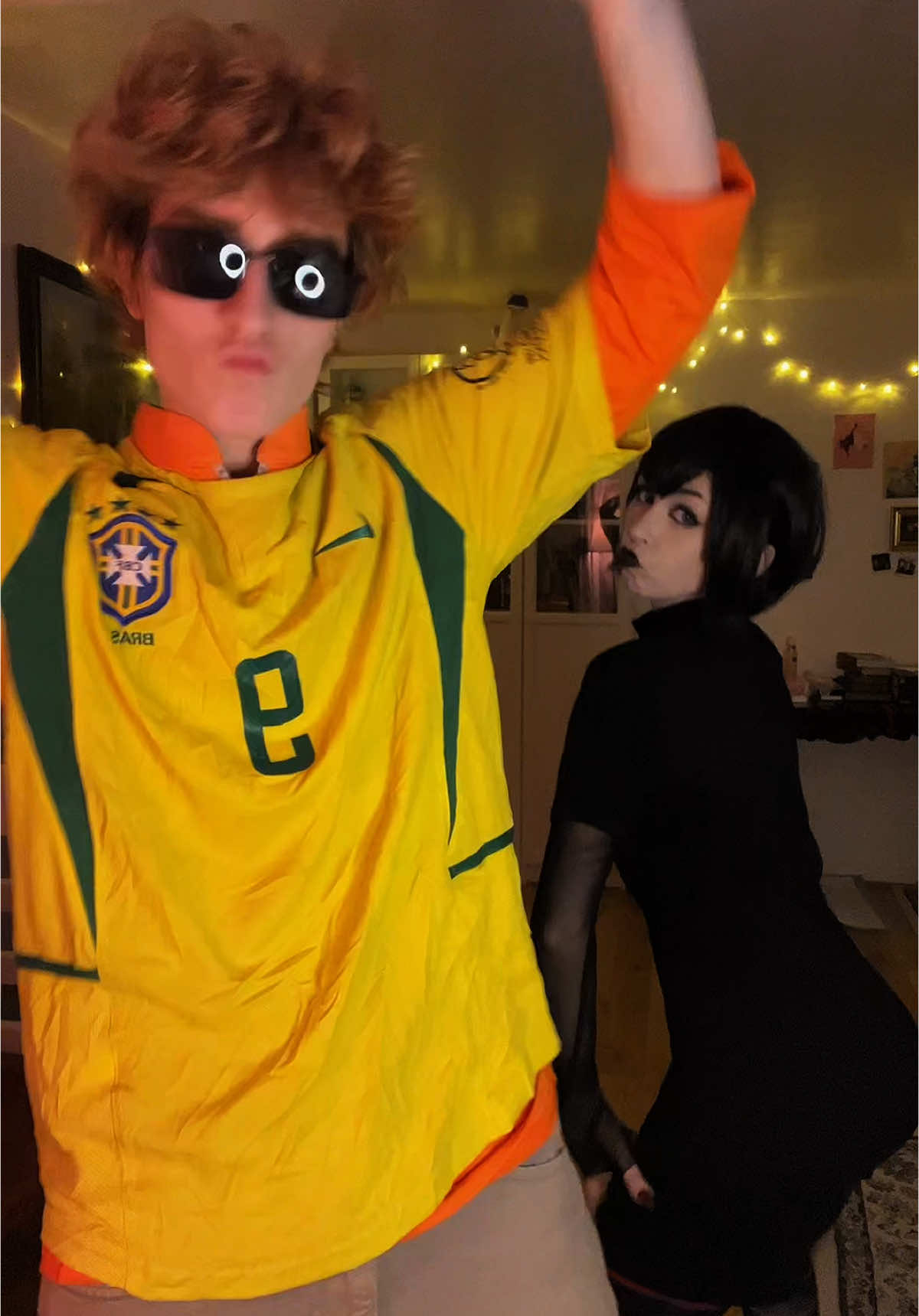 You built this fyp brick by brick, this is your reward. Or your punishment, take your pick. Mavis : @Ember 🐺  #hoteltransylvania #mavis #maviscosplay #mavisdracula #mavisandjohnny #johnnycosplay #dracula #p4perback #cosplay #cosplayer 
