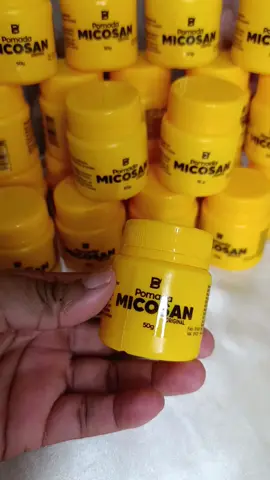 A pomada Micosan é um produto dermatologicamente testado que serve para clarear manchas na pele, hidratar e tratar irritações. Ela pode ser usada em axilas, virilhas, joelhos, cotovelos, tornozelos, pescoço e outras partes do corpo. 