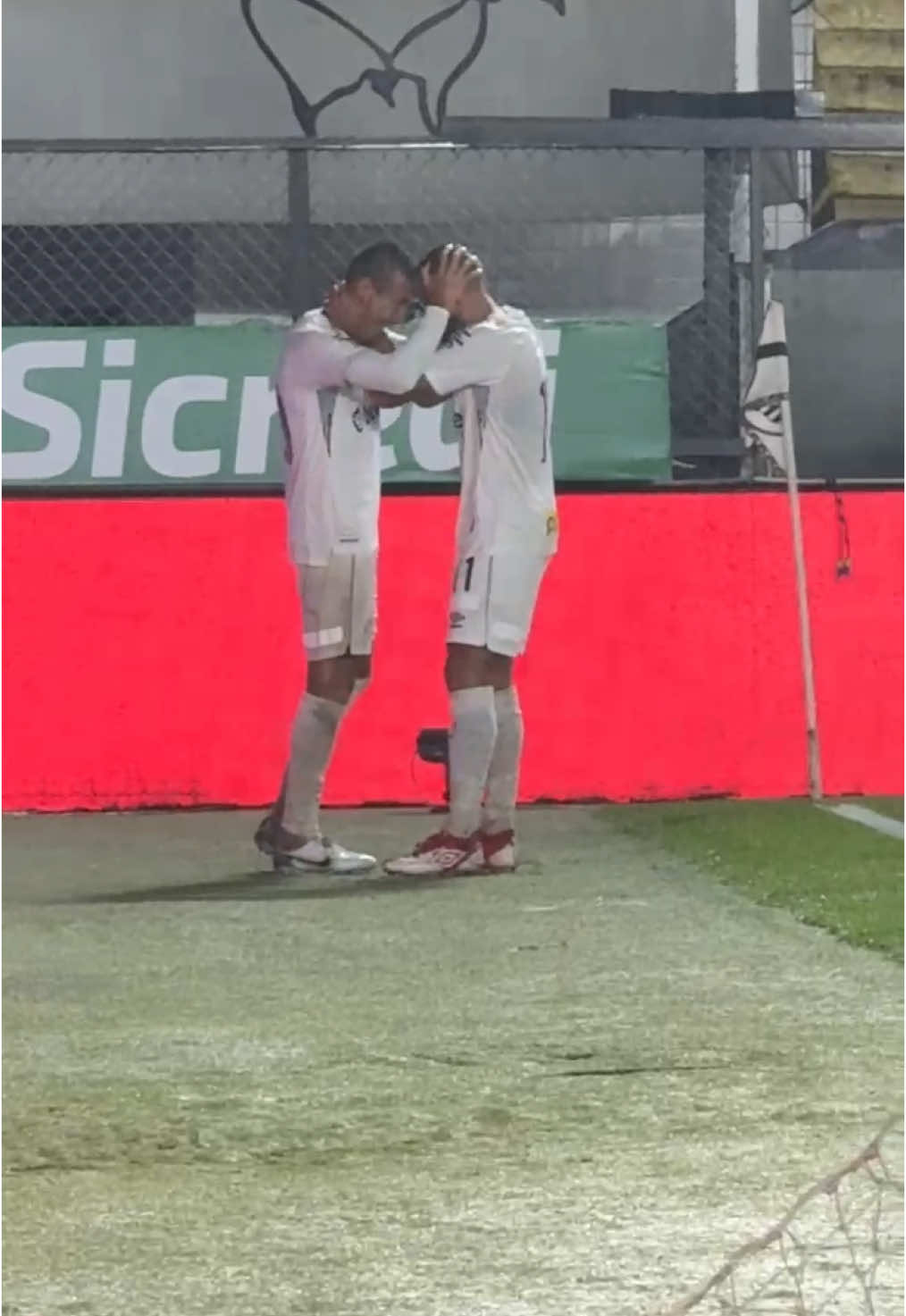 SEM TEMPO RUIM! Que golaço do Bontempo! ⚽ #Santos #SantosFC #TikTokEsportes #Futebol #Gol 