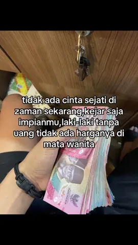 1.uang lebih berharga daripada wanita