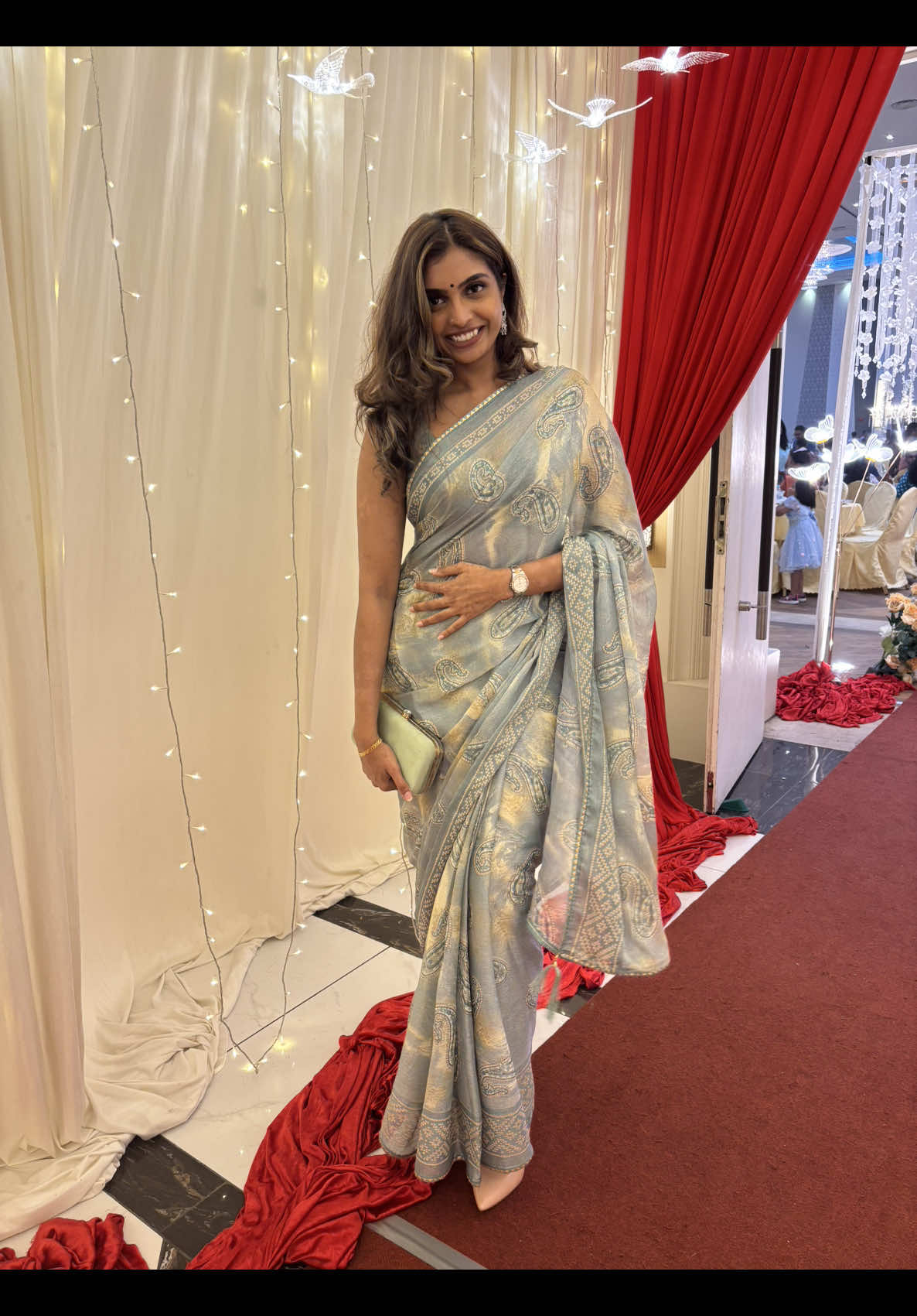 Did the coach win this trend 🥰😓 Transition incoming 🌸💕 #teamcinedance #cinedance #transition #desigirl #incoming #desi #indian #beauty #magazine #concertfyp #onthisday #music #wedding #indianwedding 