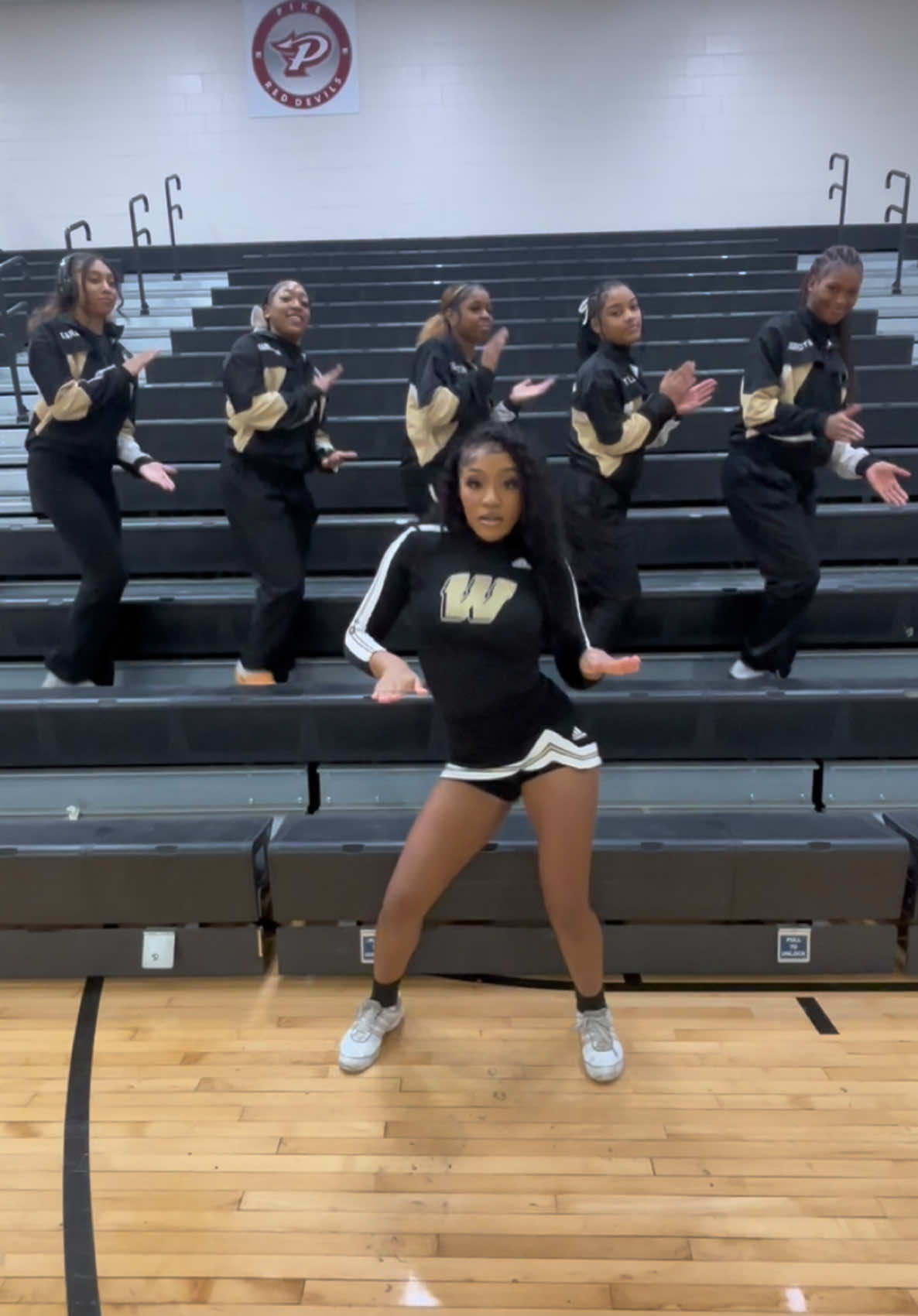 #relatable #fyp #classof25🎓 #cheer #naptowm #seniorsolo #senior 