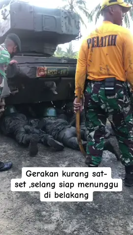 Gerakan kurang sat-set ,siap-siap selang menunggu dari belakang #latihan #tniindonesia🇮🇩 #shorts #challenge  #keras #prajurit #serdadu #mental 