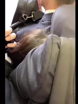 早朝のラッシュアワーの電車、マジで怖いよね。人がいっぱいで、背が低い人は本当に辛いし、もし条件が許すなら、自分で車買った方がいいよ #日本 #東京 #電車 #朝のラッシュ 