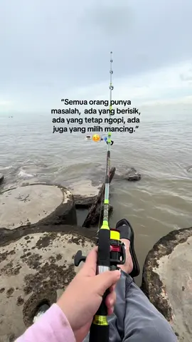 Ya gak lee😉🥴🎣🐟 #katakata #katalucu #quotes #katabijak #katakatawanita #justkonten #pantai #penajam_paser_utara 