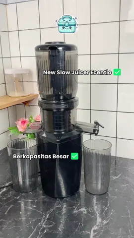 Bikin jus segar makin mudah dengan Ecentio Slow Juicer Portable! 🍹✨ Diameter 103mm, kapasitas 550-600ml, dan garansi 1 tahun. Cocok buat kamu yang suka hidup sehat atau bikin minuman kekinian! 💚 Yuk, cek langsung di 🛒 dan rasakan sensasi jus segar setiap hari! #SlowJuicer #EcentioJuicer #BlenderMultifungsi #HidupSehat #KeranjangKuning Tag temen-temen yang suka jus atau smoothies! 😉🍓
