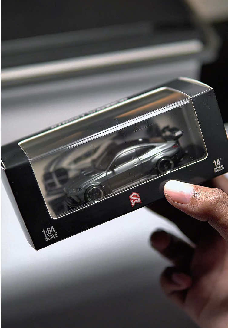 My favorite Unboxing‼️😮‍💨 . . #bmwm4 #miniscale #bmw #bmwg82m4 #diecastcollectors #fyp #fypage #unboxing #streetwarrior 