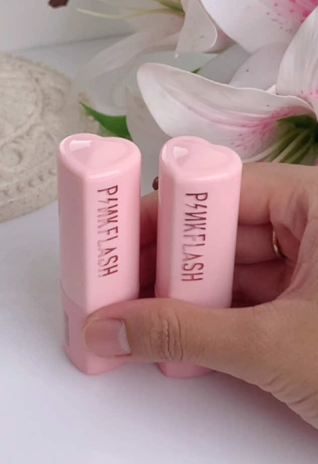 Lip balm ini bisa bikin bibir kamu makin sehat✨ warnanya cantik natural😍💗 #pinkflash #pinkflashcosmetics #pinkflashindonesia #pinkflashlive #lipbalm #colorlipbalm 