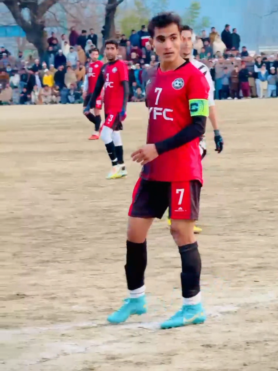 😘⚽.                                            #razakhan #plzrepost #foryou #foryourpage #viralvideo #viralaccount🖤 #football⚽❤️Lover #100kfollowersplease😭 #supportme🙏 #unfreezmyaccount🥺 @Youth FC Swabi @hammadmashwani09 @Haꪑzꪖ GK🧤 @شھباز فٹبال کلب ڈھیرئی سوات 🦅 