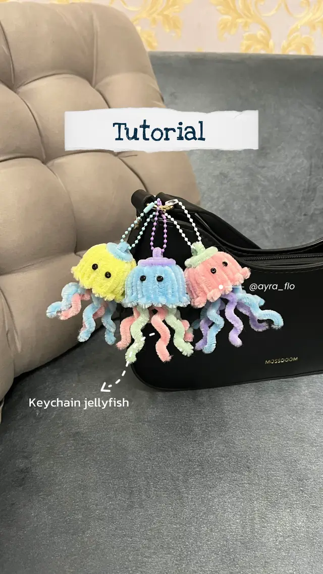 #🪼#handmade #kawatbulu #fyp #tutorialkawatbulu #diykawatbulu #pipecleaners #giftidea #keychain #jellyfish #giftideas #gemass 